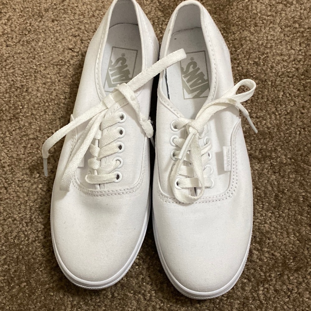 Vans 6.5 Womens white shoe